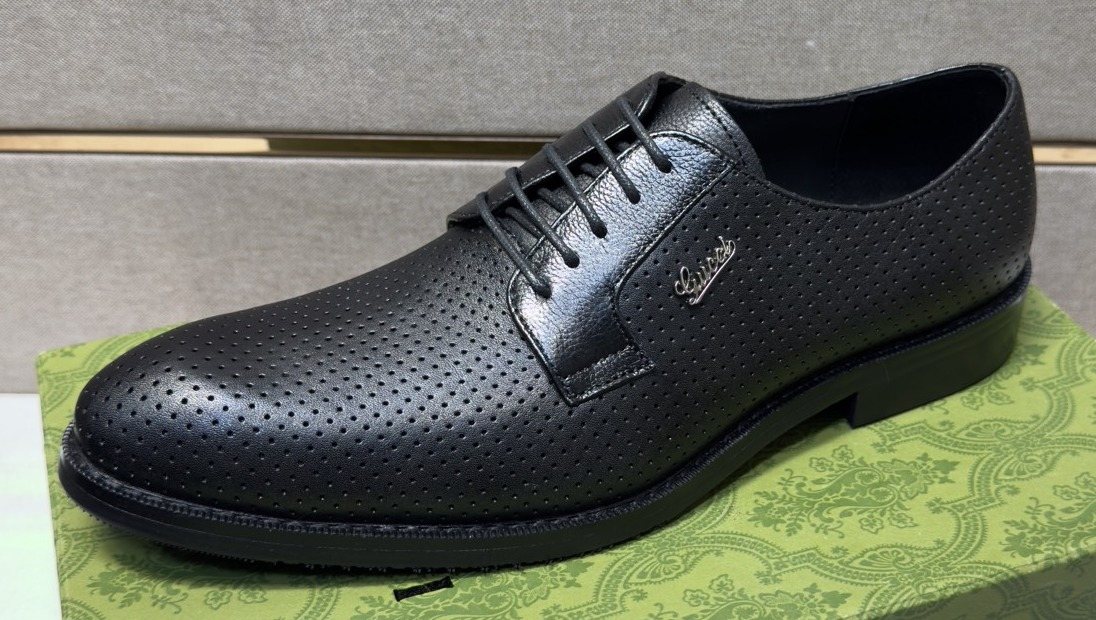Gucci Men's Black Perforated Lace-Up Shoes